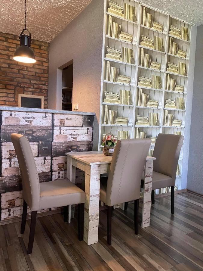 Naphaz Panzio Bed & Breakfast Tiszafüred Eksteriør bilde