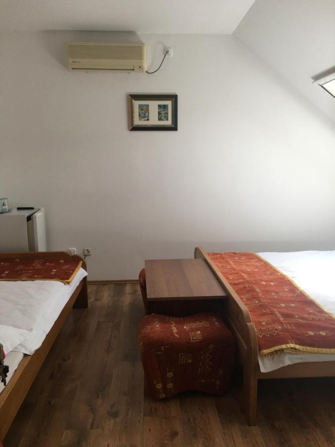 Naphaz Panzio Bed & Breakfast Tiszafüred Eksteriør bilde