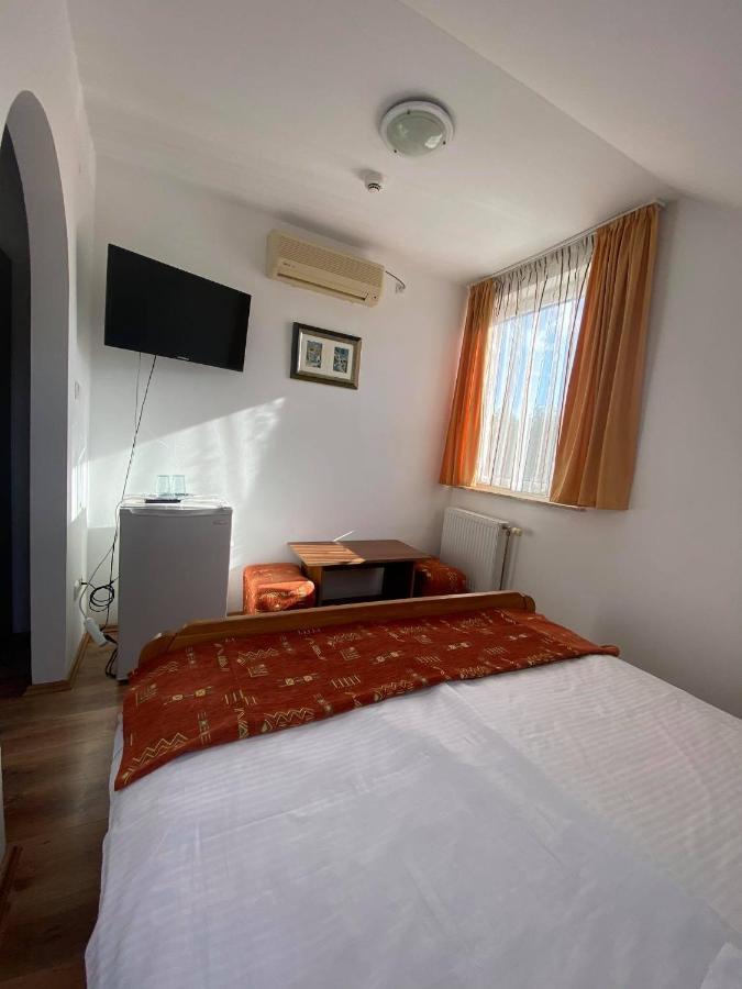 Naphaz Panzio Bed & Breakfast Tiszafüred Eksteriør bilde