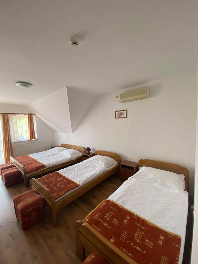 Naphaz Panzio Bed & Breakfast Tiszafüred Eksteriør bilde