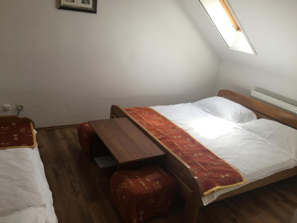 Naphaz Panzio Bed & Breakfast Tiszafüred Eksteriør bilde